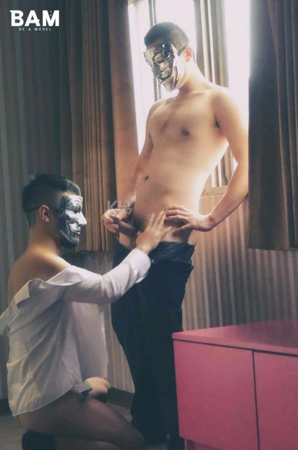 BE-A-MODEL-1-創刊號-X-ISSUE-面具男的情慾世界